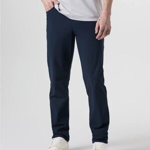 NWT Vuori Meta Pant Classic Fit 32” inseam Ink Size 34